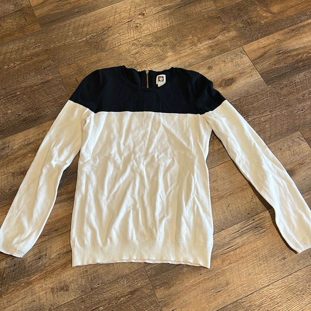 Anne Klein sweater size Medium